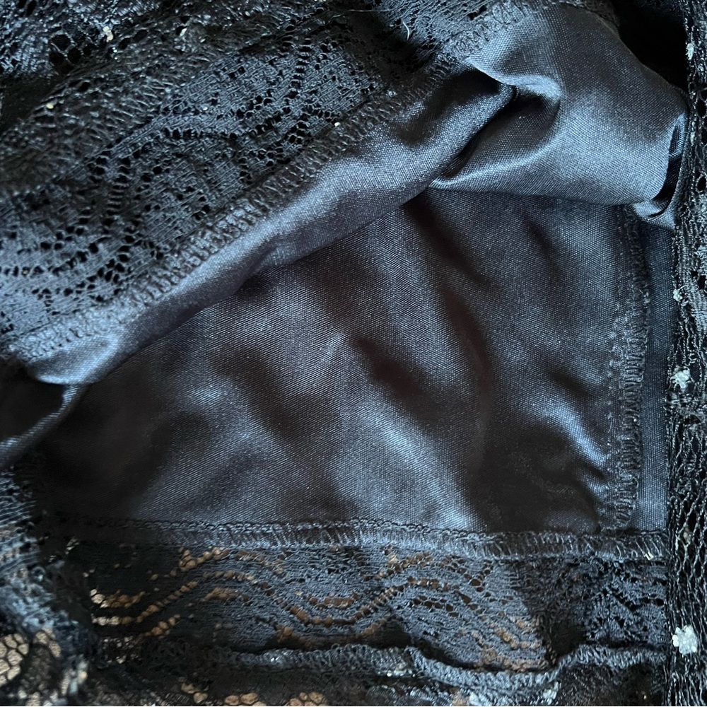 Women’s Alexia Admor Black Lace and Rhinestone Dress - Picture 4 of 8